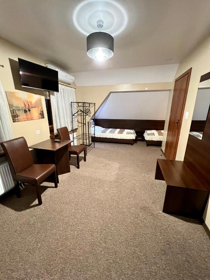 Apartamenty Ostrowiec - Pokoje Goscinne Centrum Ostrowiec Świętokrzyski Exterior foto